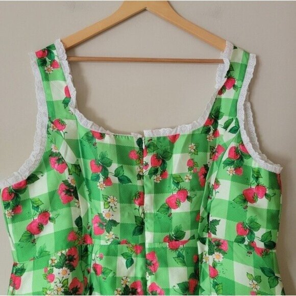 NWT Dolls Kill x Strawberry Shortcake Zing In Spring Mini Dress Gingham Size 3X - Picture 4 of 8